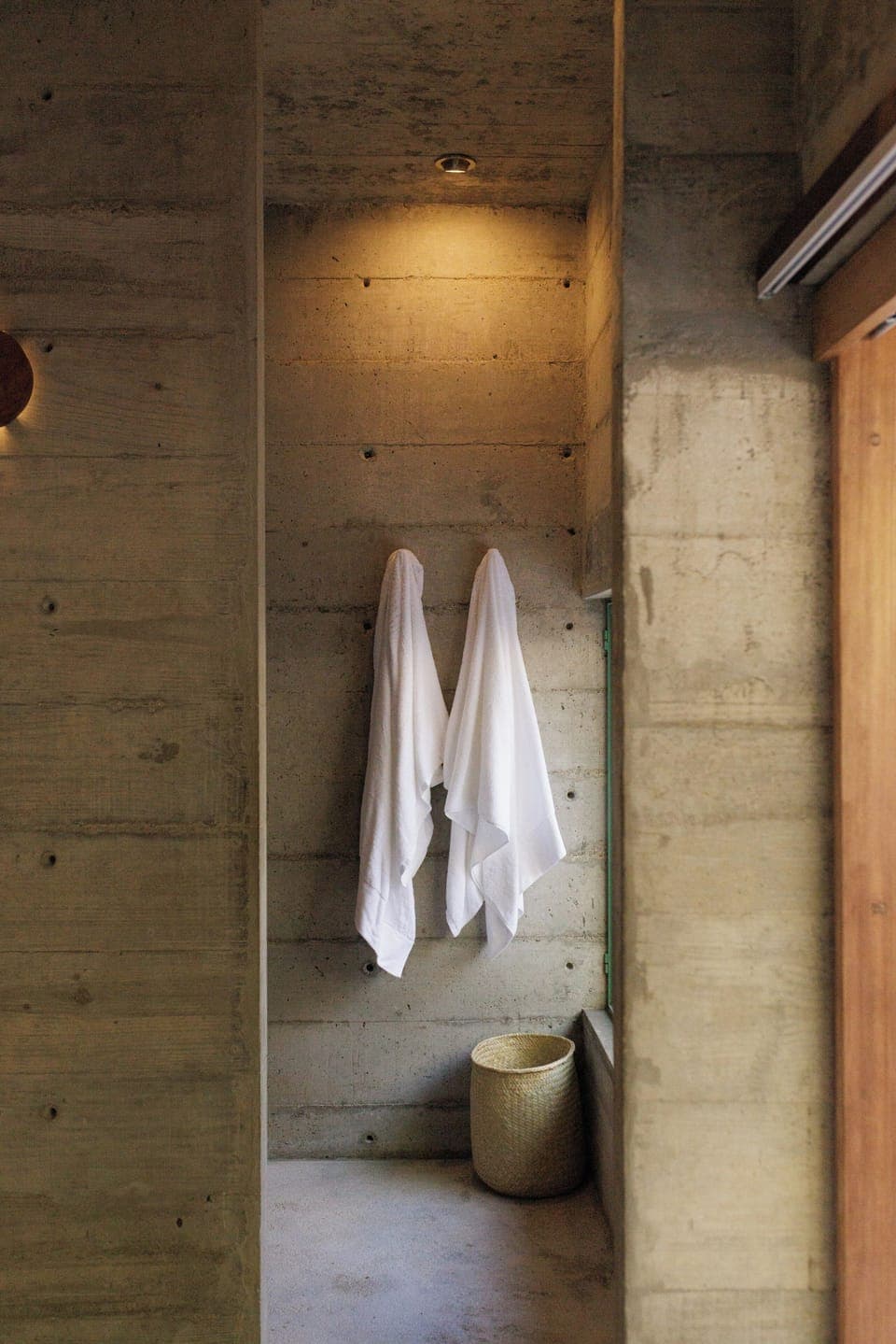 Deluxe Double Room | Bathroom | Shower, rainfall showerhead, towels, soap