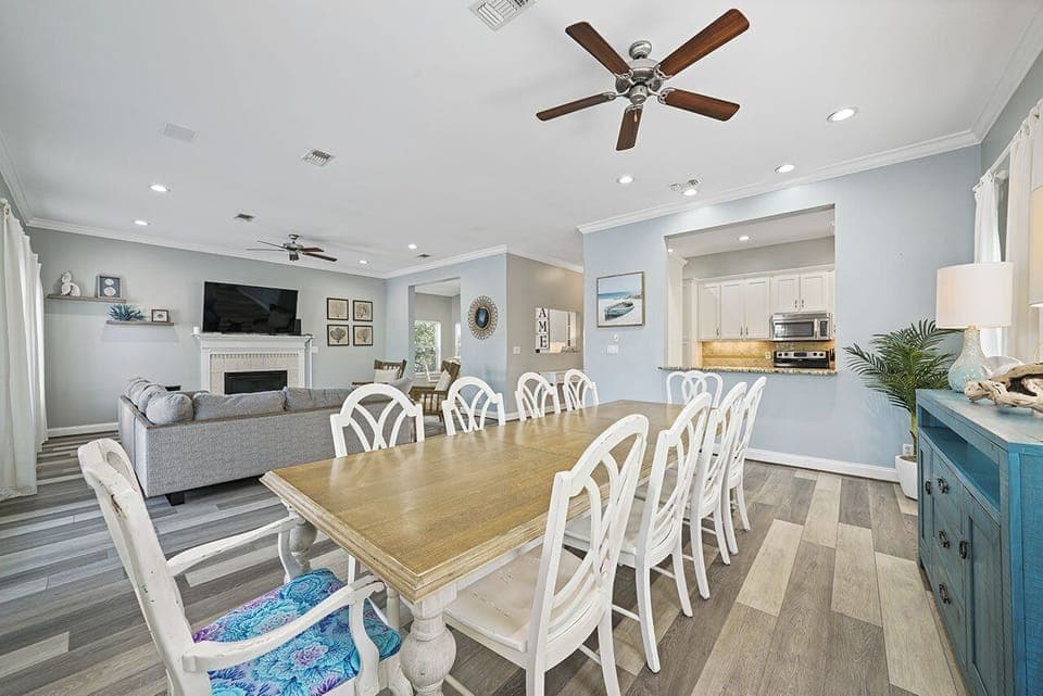 Flirty Flamingo - Crystal Beach - Dining Room