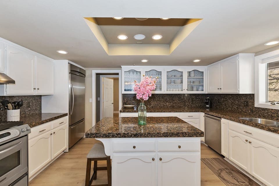 Fully stocked gourmet kitchen with everything you need to cook a holiday meal.