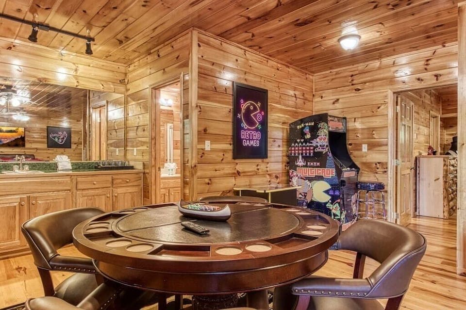 Four Bears Lodge's game area