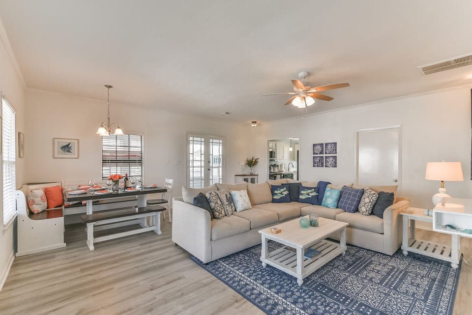 Sit together with your family in our spacious living room and relax.