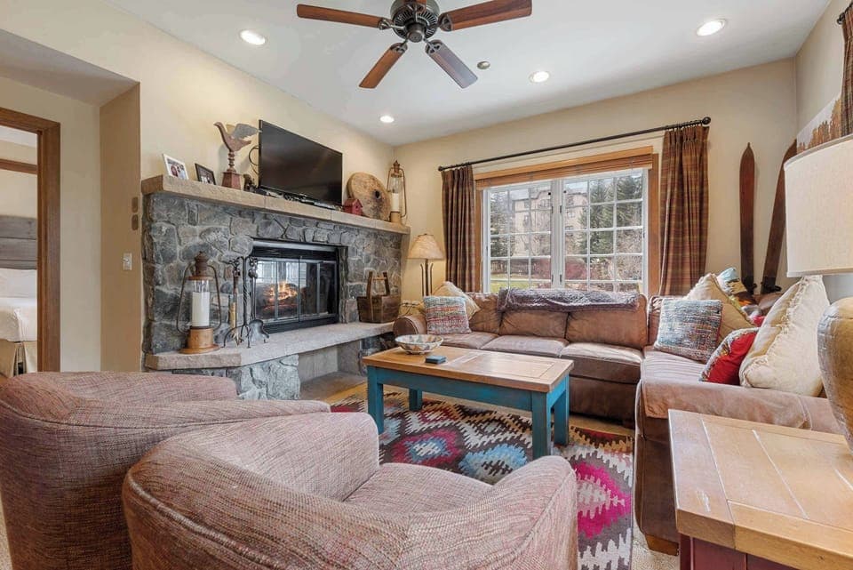 charter-5110-0398_51173860687_o