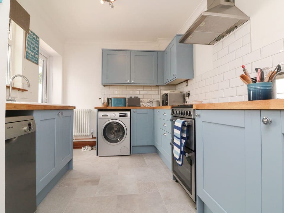 Fridge, dishwasher, electric kettle, toaster