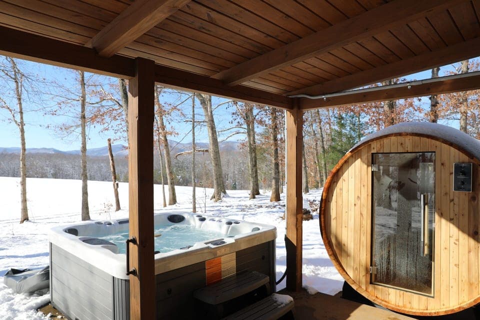 Hot Tub w/ Ice Plunge Available