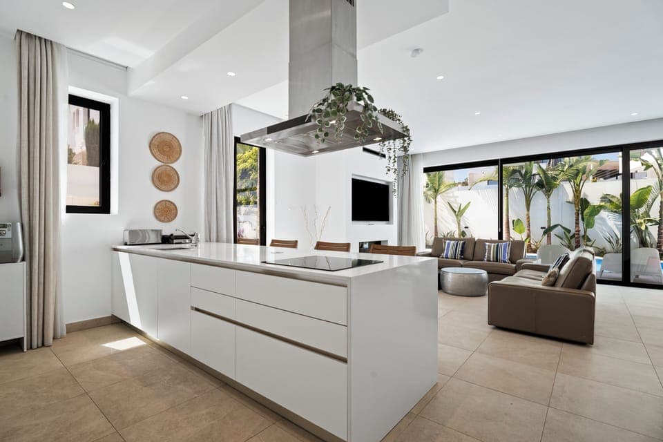 Luxury Villa | Living area | 45-inch Smart TV with cable channels