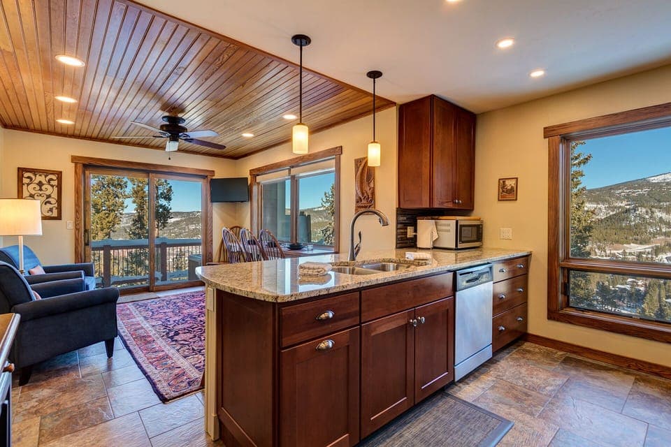 Kitchen extending to breakfast area