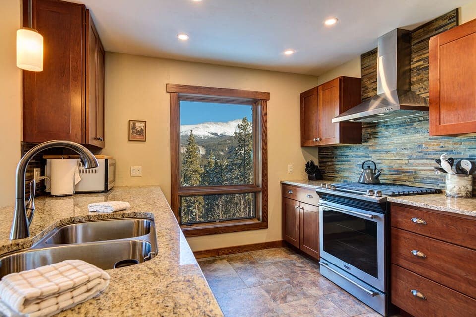 Kitchen with center aisle