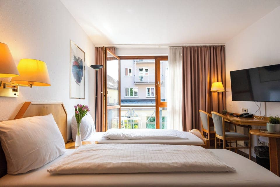 Comfort Twin Room | In-room safe, desk, blackout drapes, soundproofing