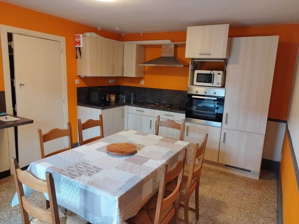 House, 3 Bedrooms, Smoking, Fireplace | Interior