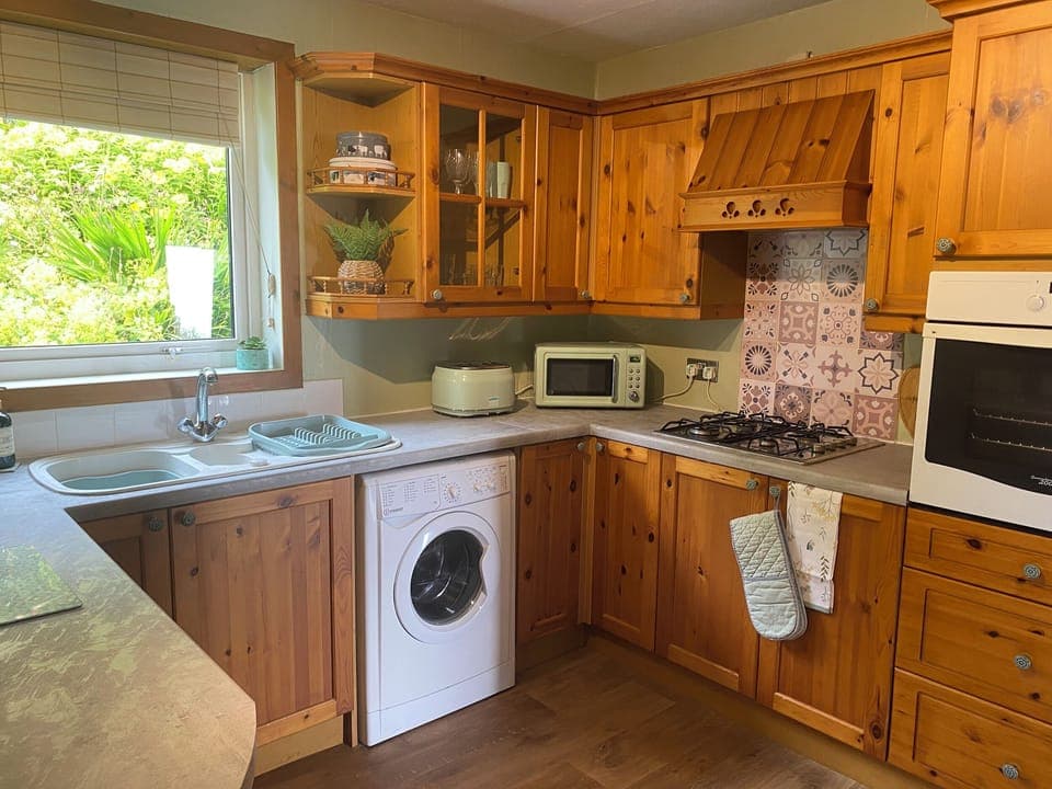 Cottage | Private kitchen | Cookware/dishes/utensils