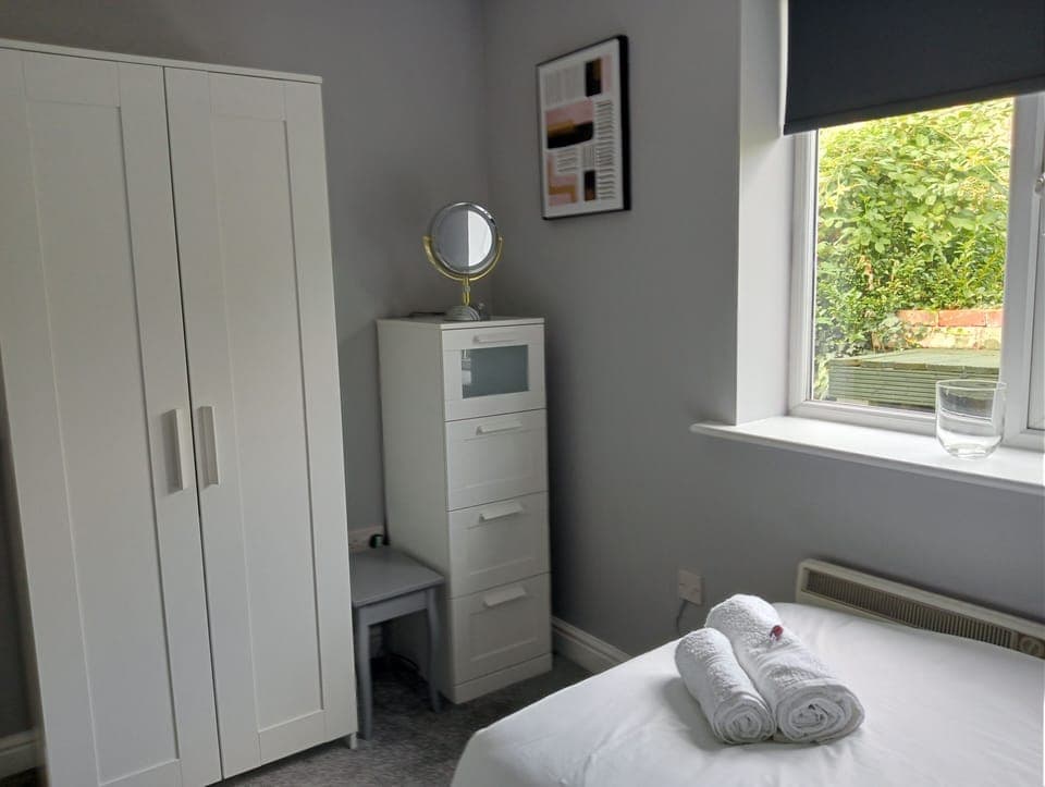 Apartment | 2 bedrooms, iron/ironing board, travel crib, free WiFi