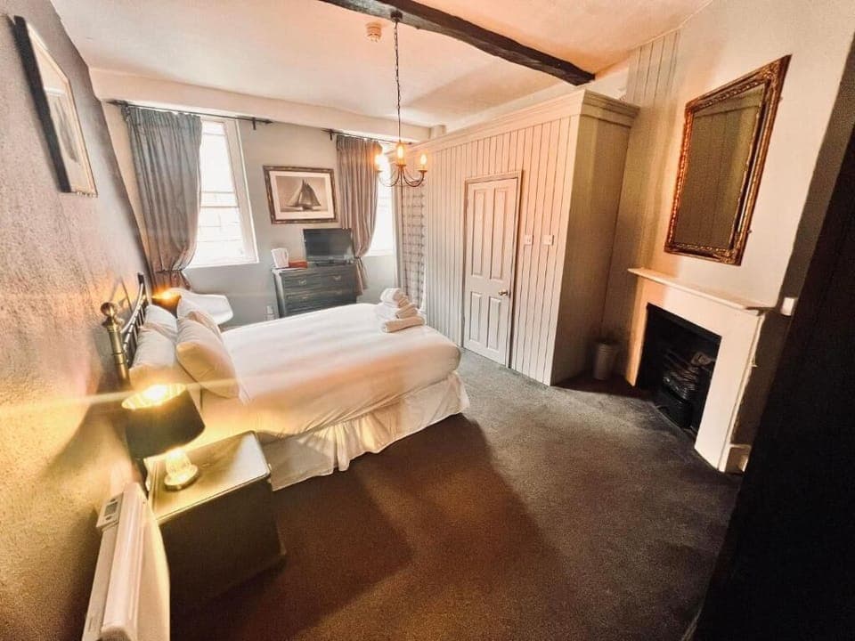 Standard Room | Memory foam beds, blackout drapes, iron/ironing board, bed sheets