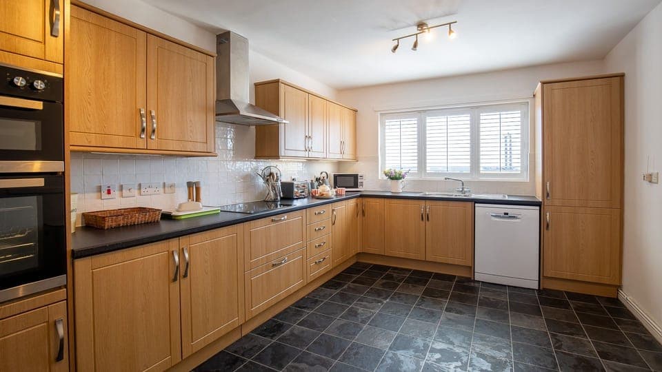 Kitchen, Ridgeway Farmhouse, Bolthole Retreats