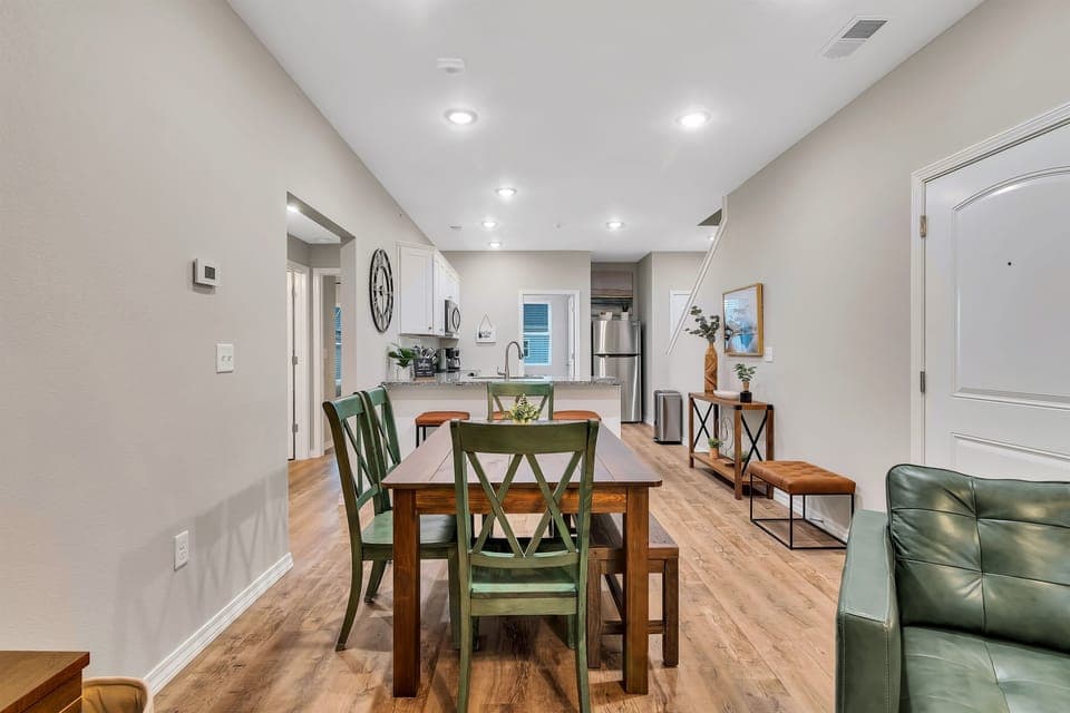 Open floor plan on the main level for groups/families.