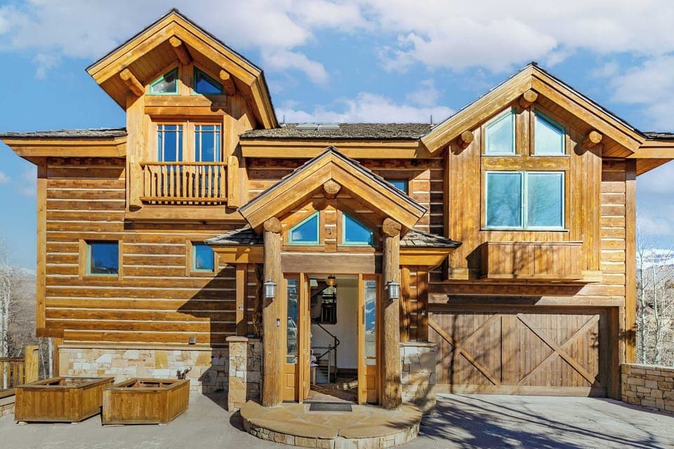 House (4 Bedrooms) | Front of property