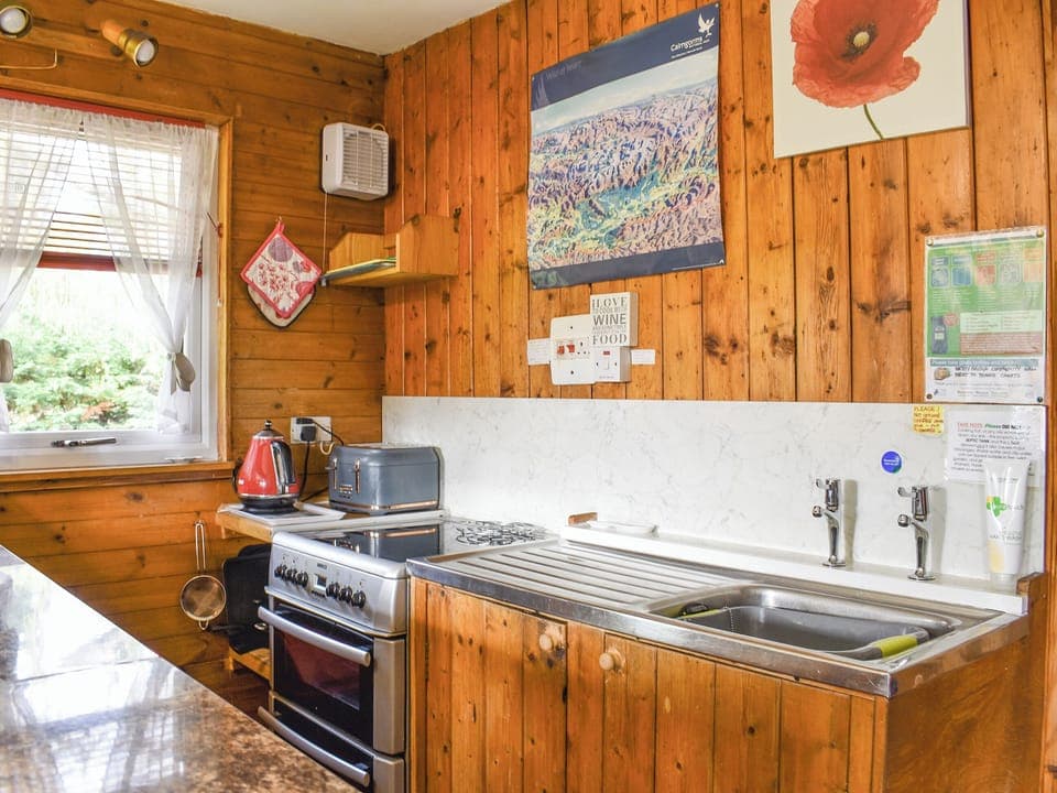 Kitchen area | The Chalet - Mondhuie Self Catering Chalets, Nethy Bridge