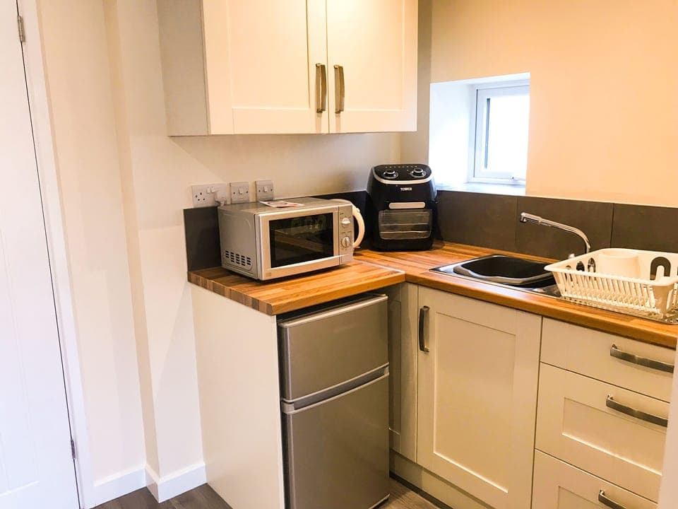 Apartment | Private kitchen | Fridge, microwave, oven, electric kettle