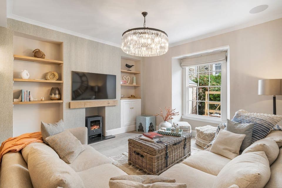 Open plan living space - Tregurno