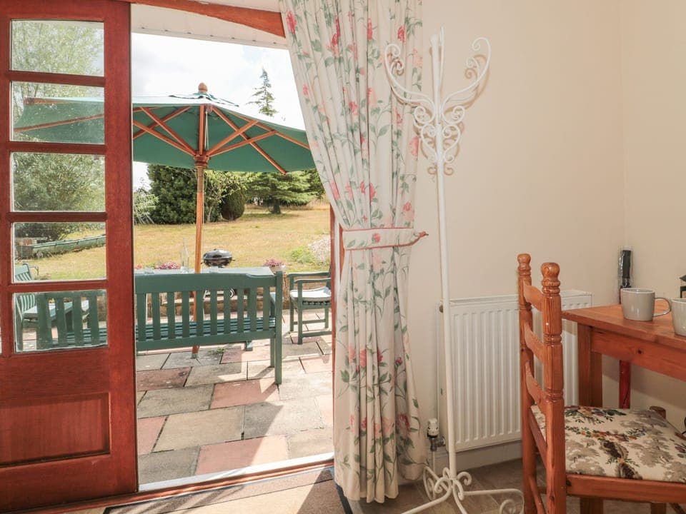 1 bedroom, individually decorated, individually furnished, free WiFi