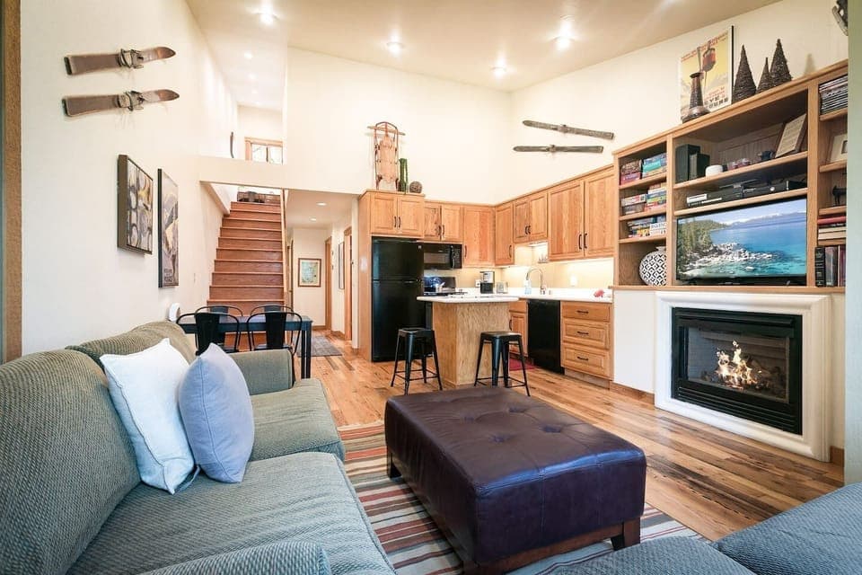 Cozy living space for the perfect setting to share new memories with friends and family.