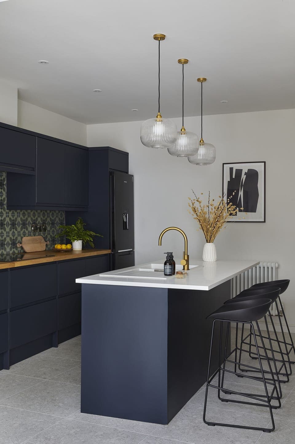 Luxury House, 4 Bedrooms, Balcony, Garden View | Private kitchen | Fridge, microwave, oven, stovetop