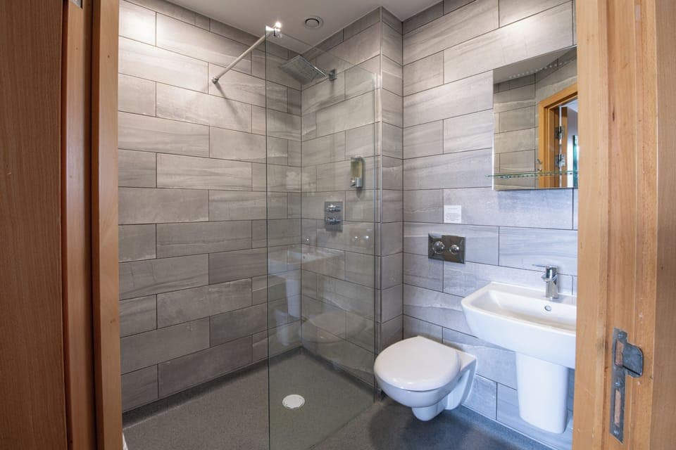 Superior Twin Room, Pitch View | Bathroom | Hair dryer, towels, toilet paper