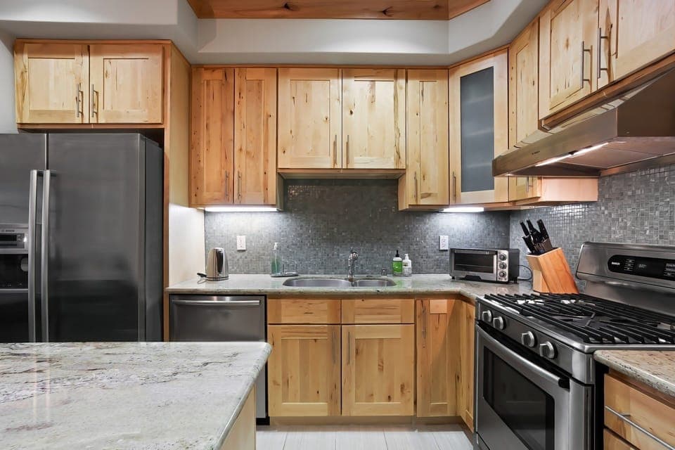 Room, Indoors, Kitchen, Oven, Refrigerator