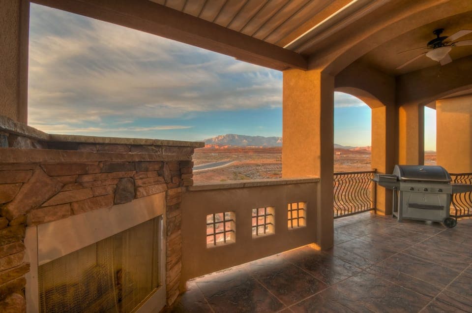 Luxury Condo, 3 Bedrooms, Non Smoking, Pool Access | Balcony