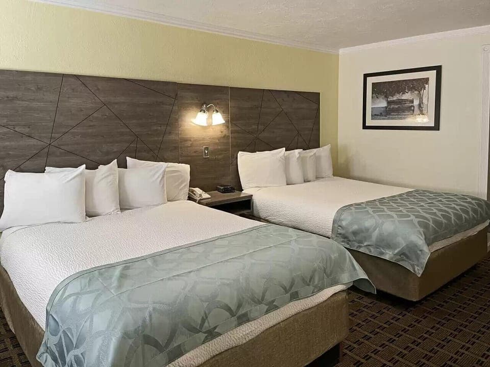 Traditional Double Room | Hypo-allergenic bedding, memory foam beds, desk, laptop workspace