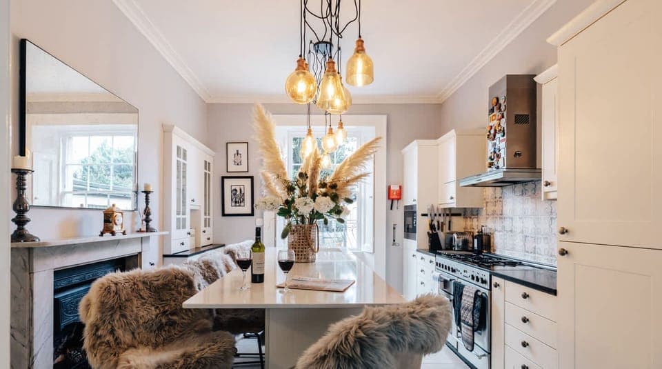 Open plan kitchen/dining room