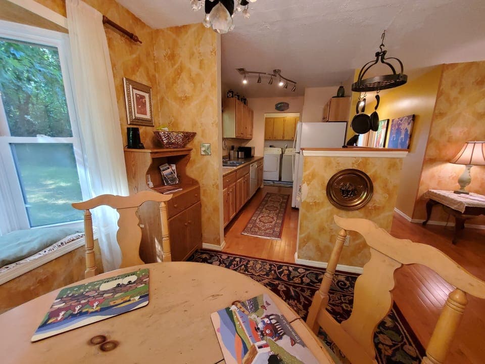 Dining area into kitchen