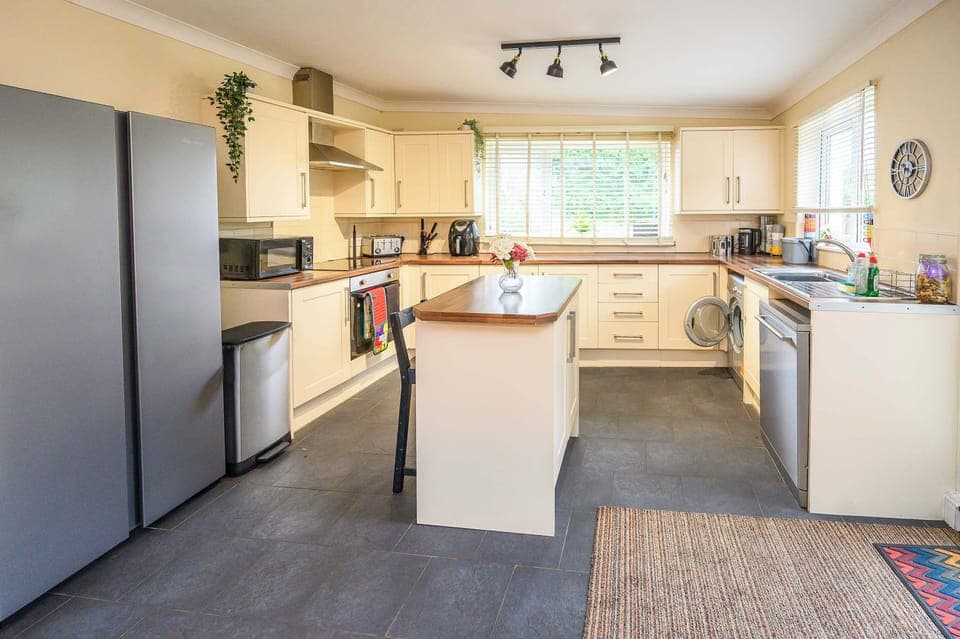 Well-equipped kitchen