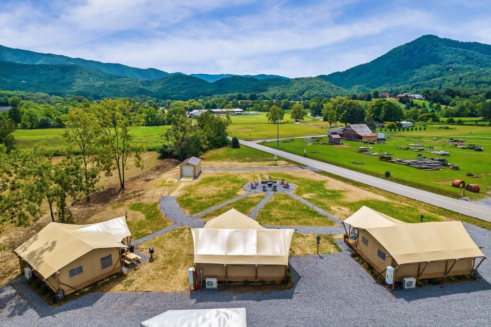 Birds eye view of the glamping village!