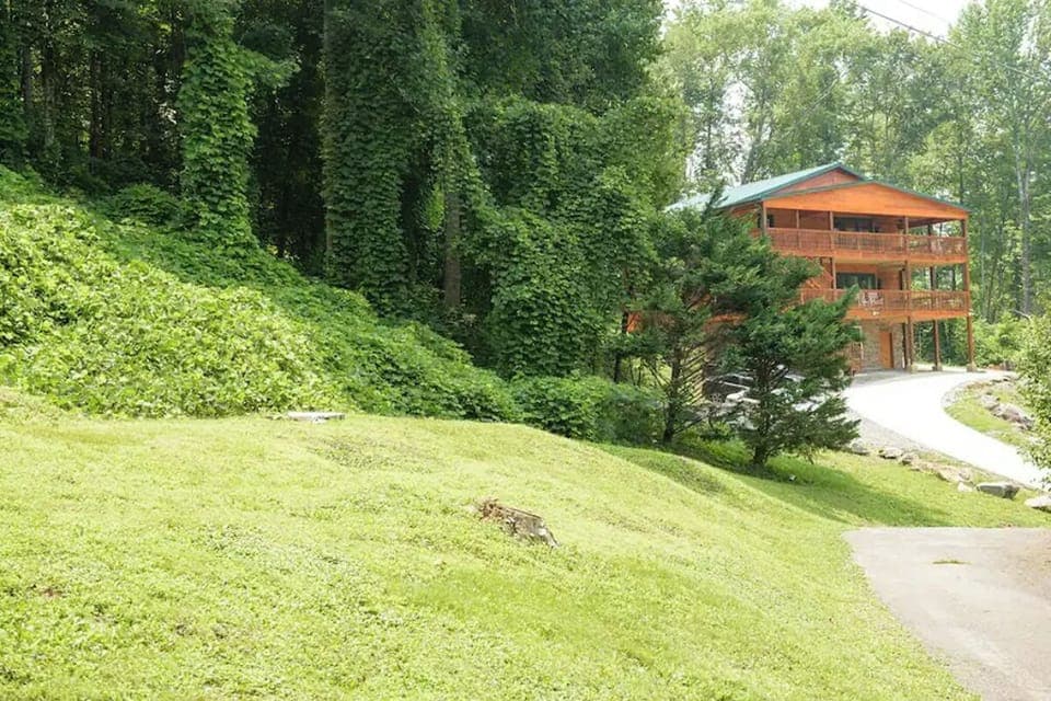 Nature's Haven Lodge's exterior