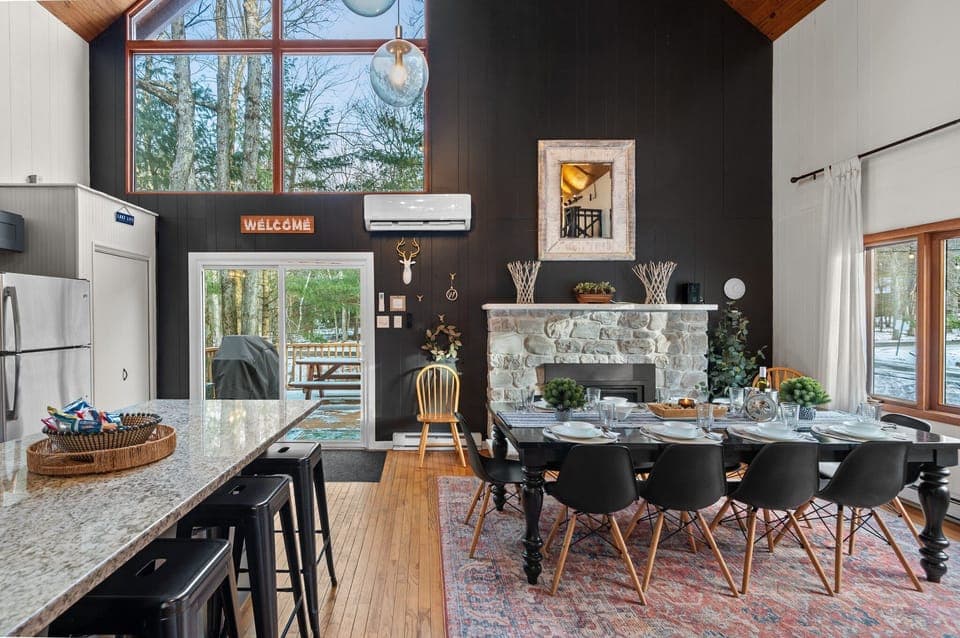 Enjoy Dining In Front Of the Fire