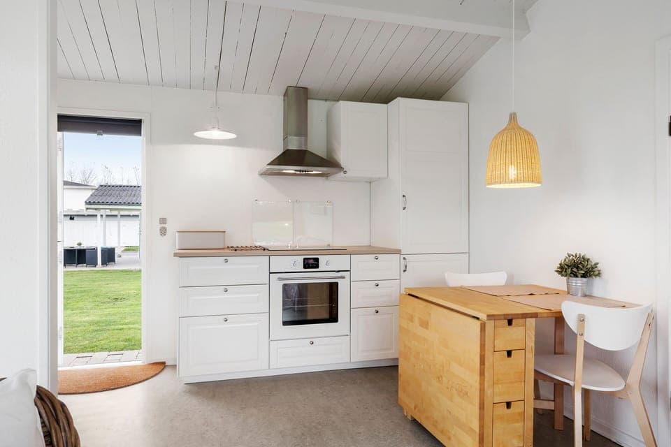 House | Private kitchen | Fridge, oven, stovetop, dishwasher