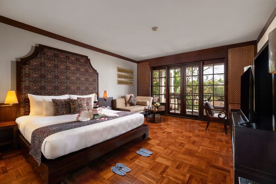 Premium bedding, down comforters, Select Comfort beds, in-room safe