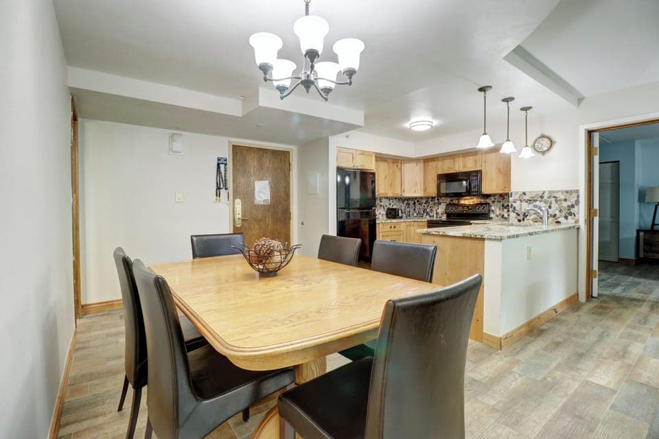 Open concept kitchen and dining area.