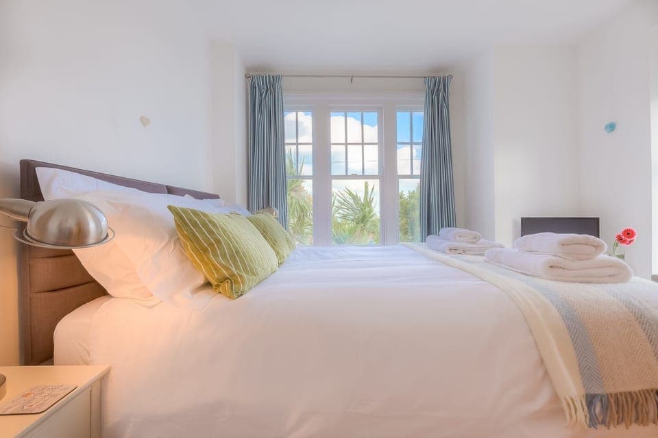 4 bedrooms, individually decorated, individually furnished, free WiFi