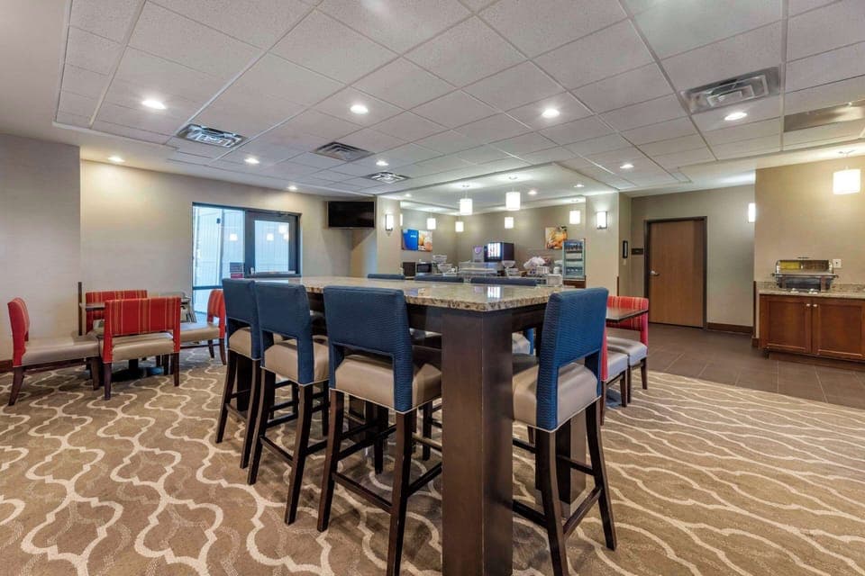 Free daily continental breakfast
