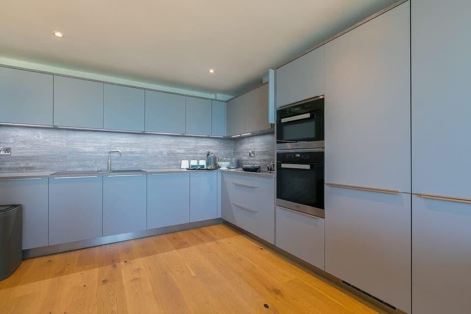 Fridge, dishwasher, electric kettle, cookware/dishes/utensils