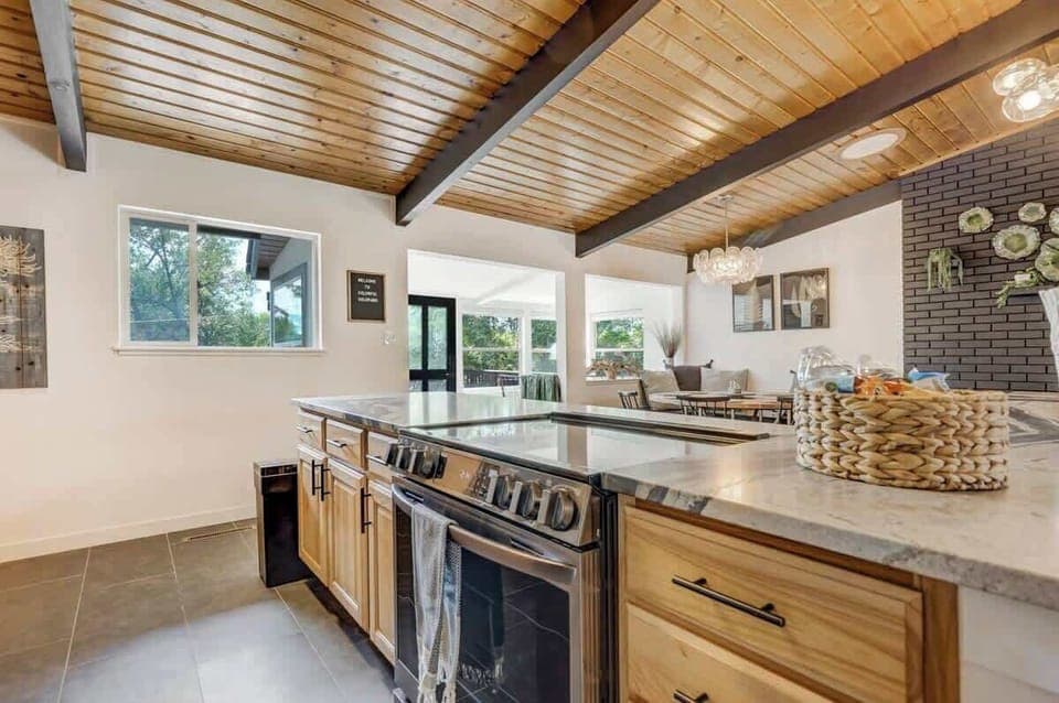 We have a fully equipped kitchen for you to enjoy during your stay! Fully stocked with everything you need.