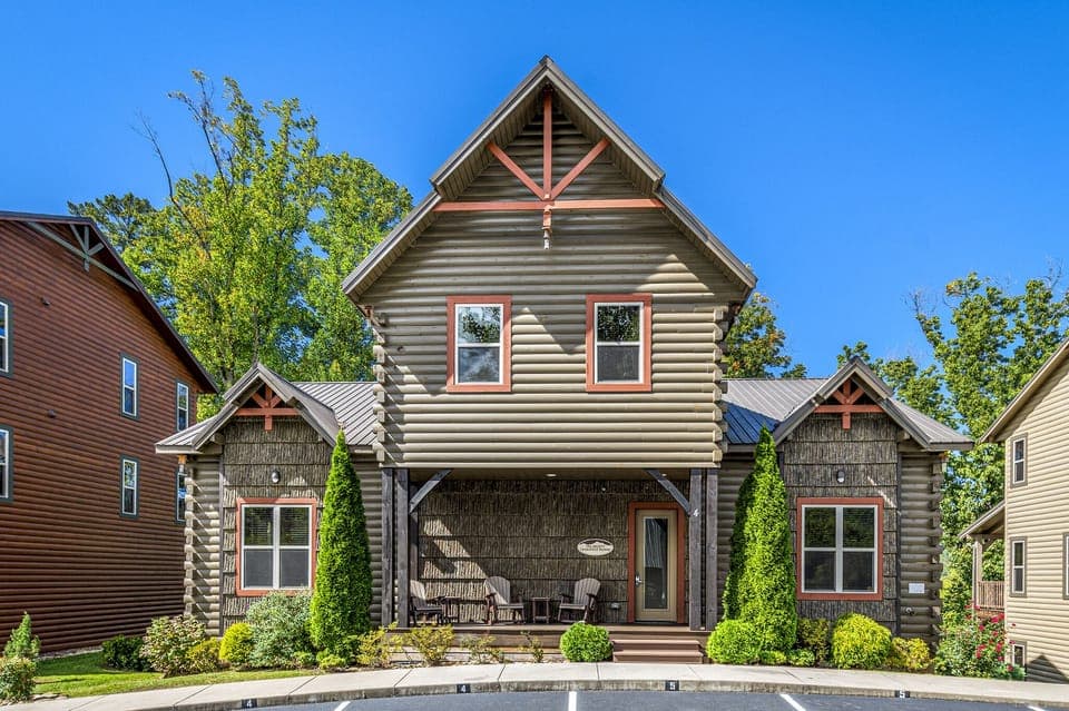 Welcome to The Mighty Crabapple Manor!