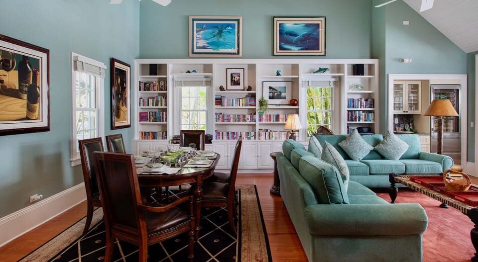 Dining for 6 at the indoor table...