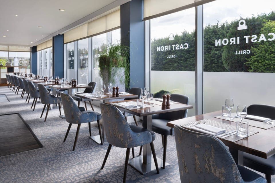 Breakfast and dinner served