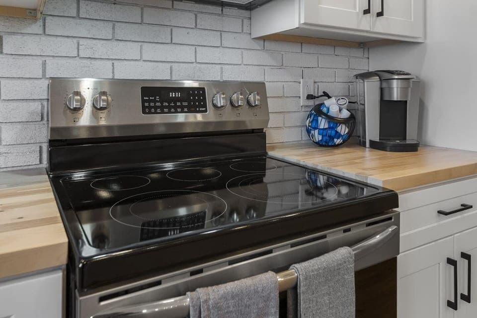 Electric stove.
