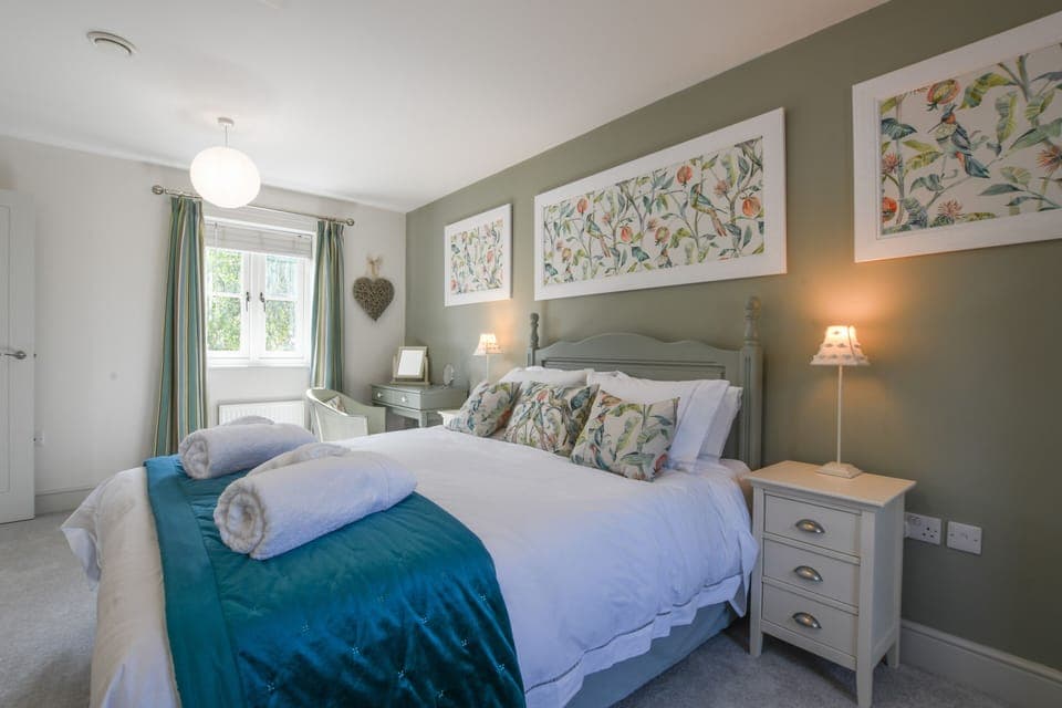 2 bedrooms, individually decorated, individually furnished, free WiFi