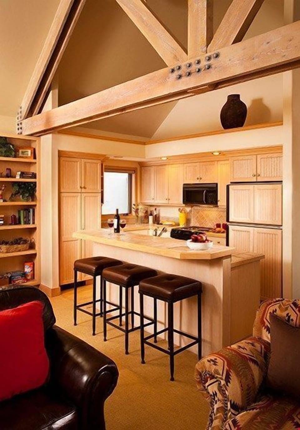 Take a seat at the breakfast bar or entertain at the dining room table.