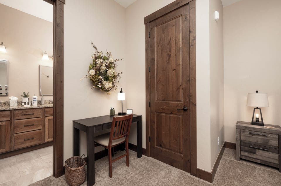 SWP Elk Creek B103 second bedroom desk area