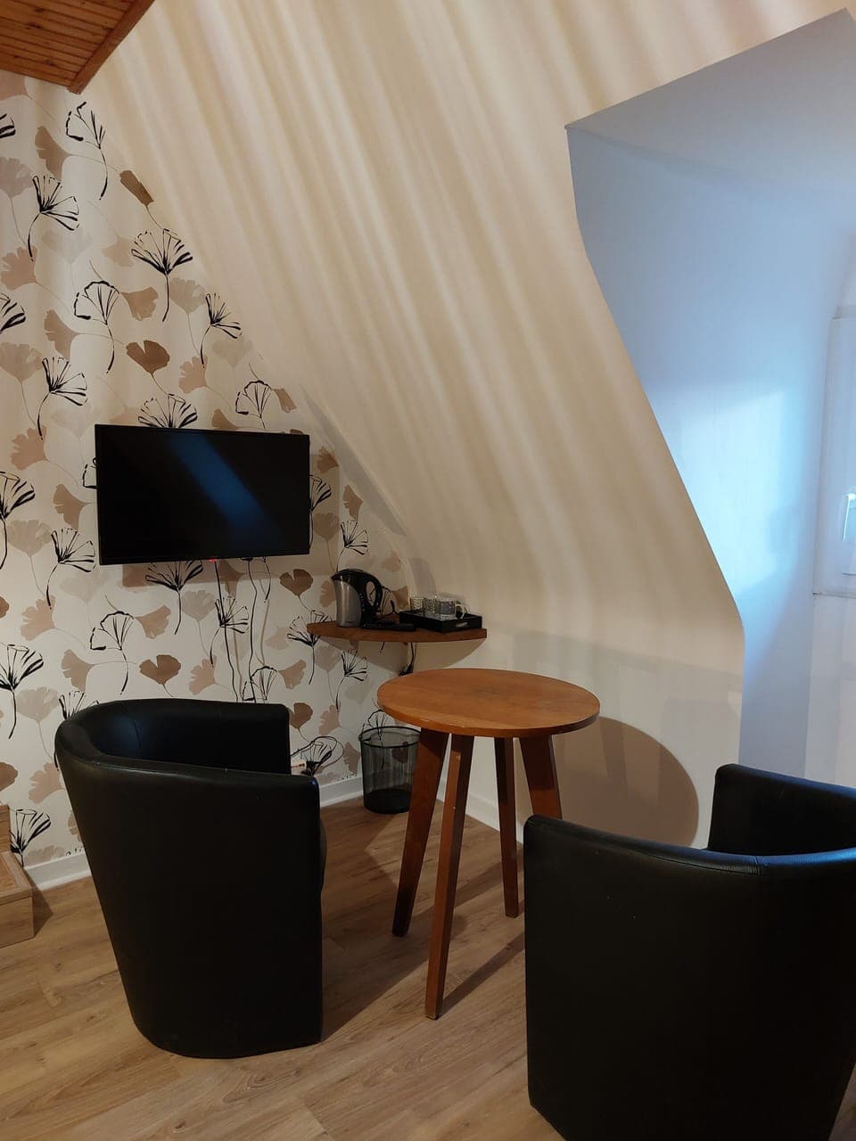 Premium Suite | Premium bedding, in-room safe, individually decorated